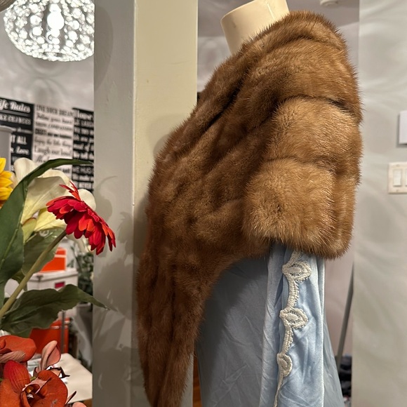 Vintage mink fur stole/cape - Picture 7 of 17